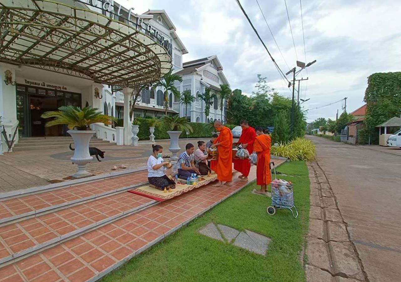 Le Thatluang D'Or Boutique Hotel Vientiane Esterno foto